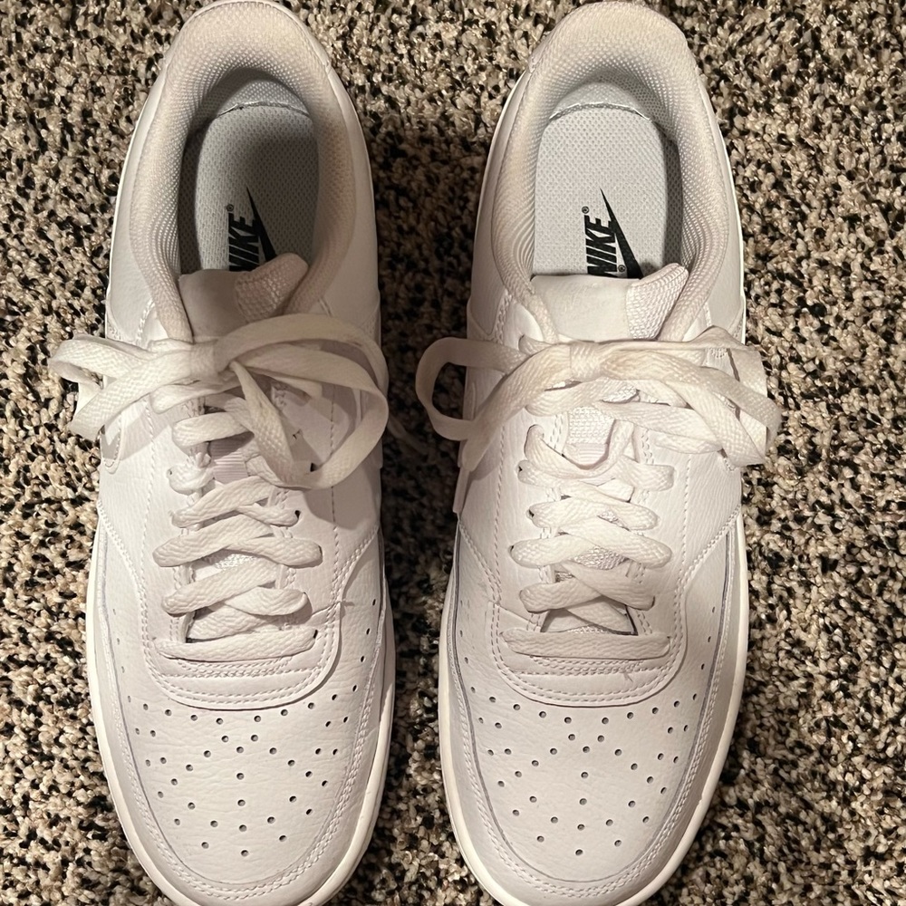Size 10 White Nike court vision low